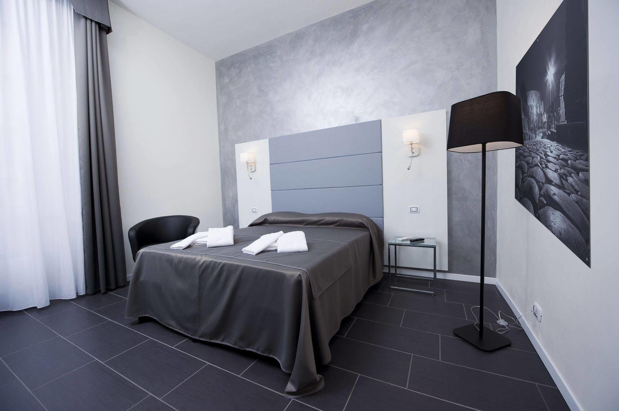 Grey&White Hotel Rom Eksteriør billede
